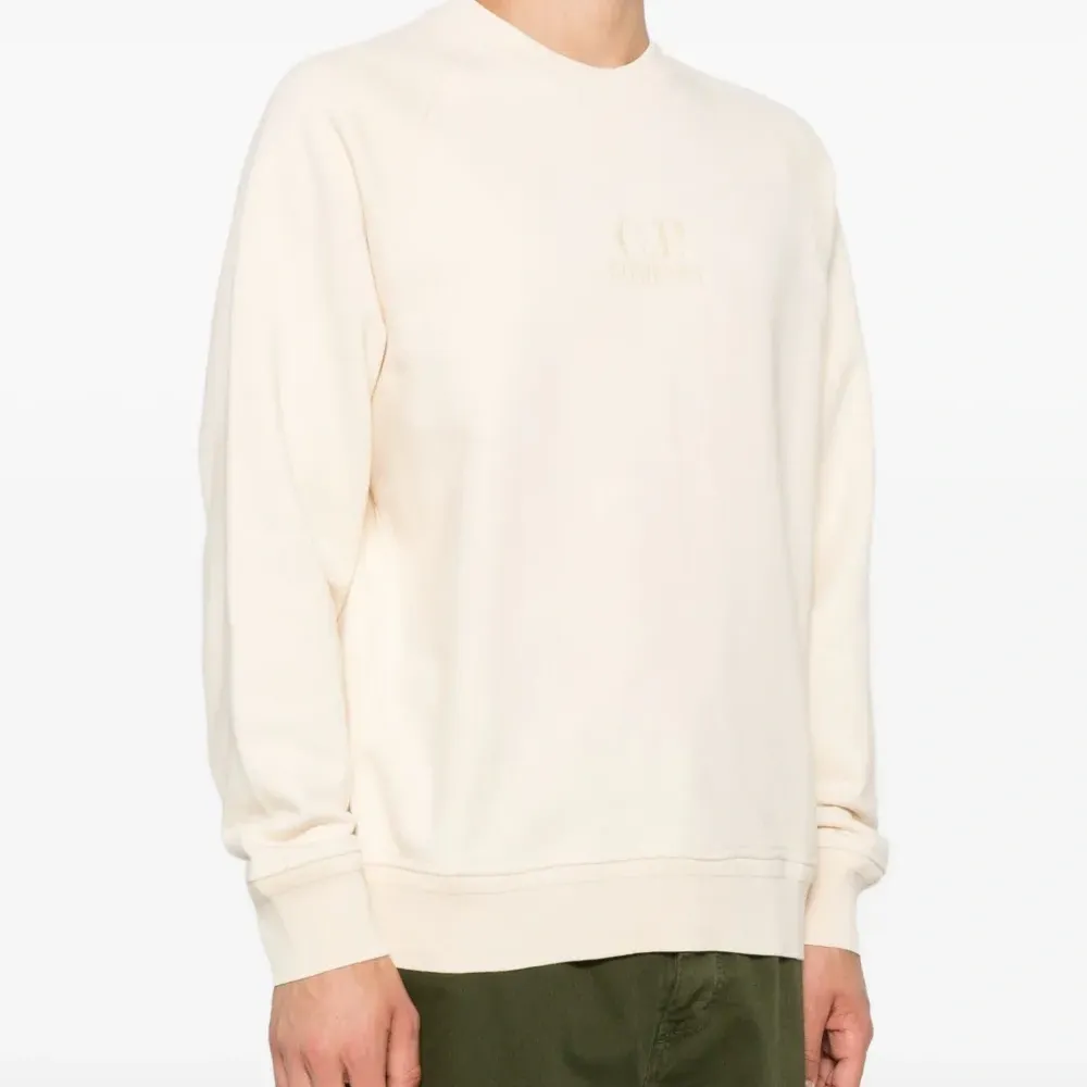 Толстовка с вышитым логотипом