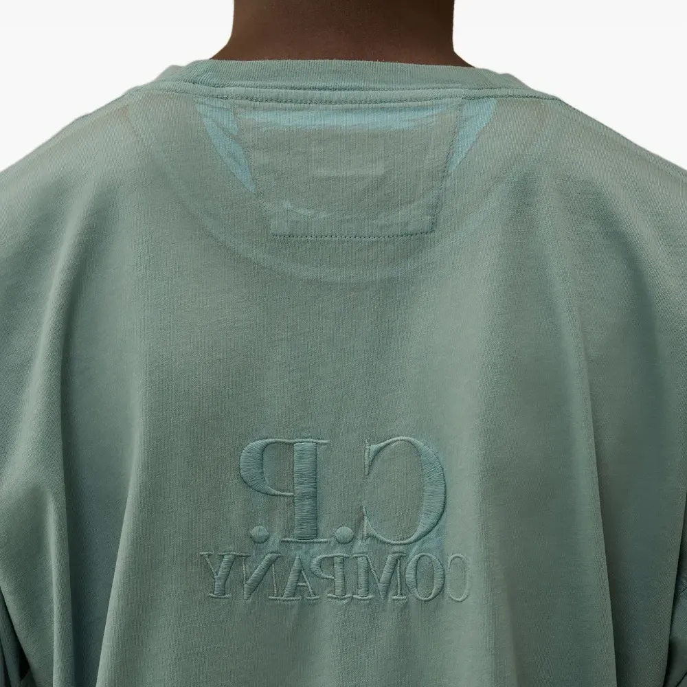 Футболка с вышитым логотипом