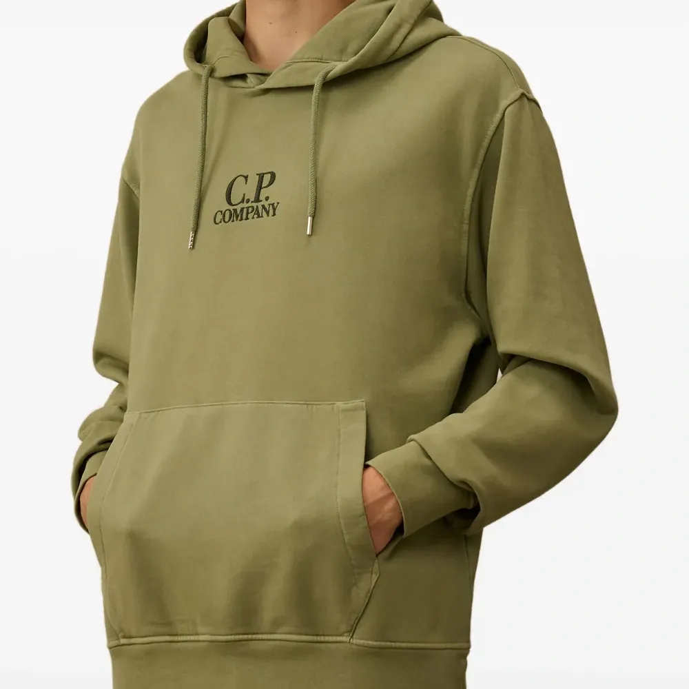 Худи с вышитым логотипом Худи с вышитым логотипом