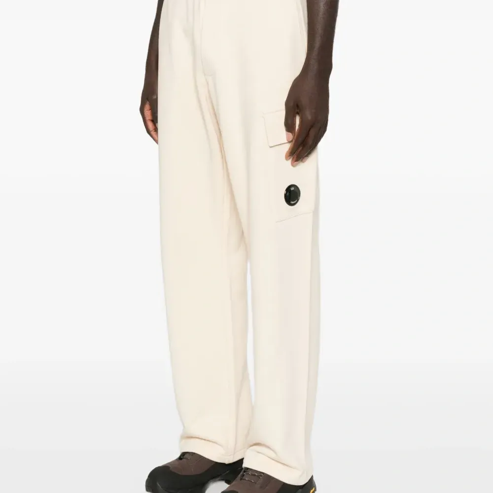 Брюки с карманами