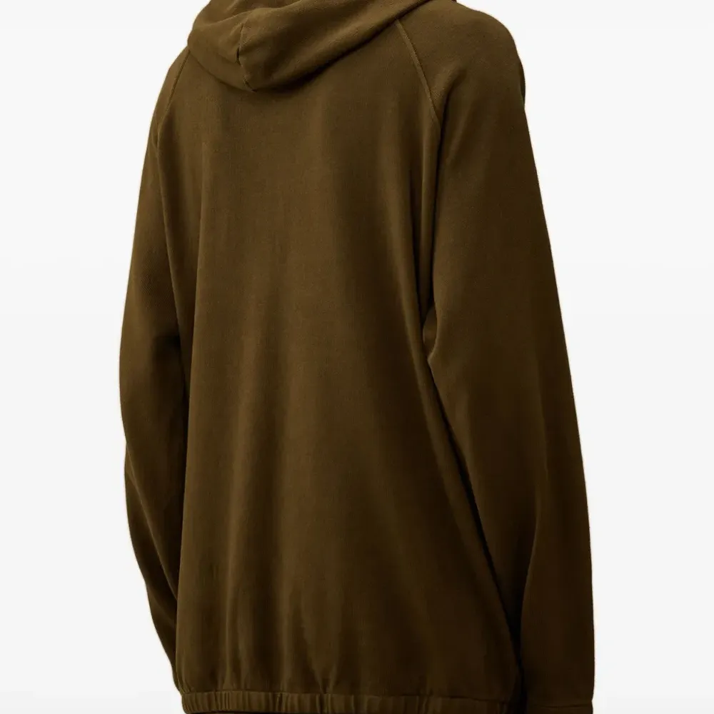 Худи с капюшоном и вышивкой