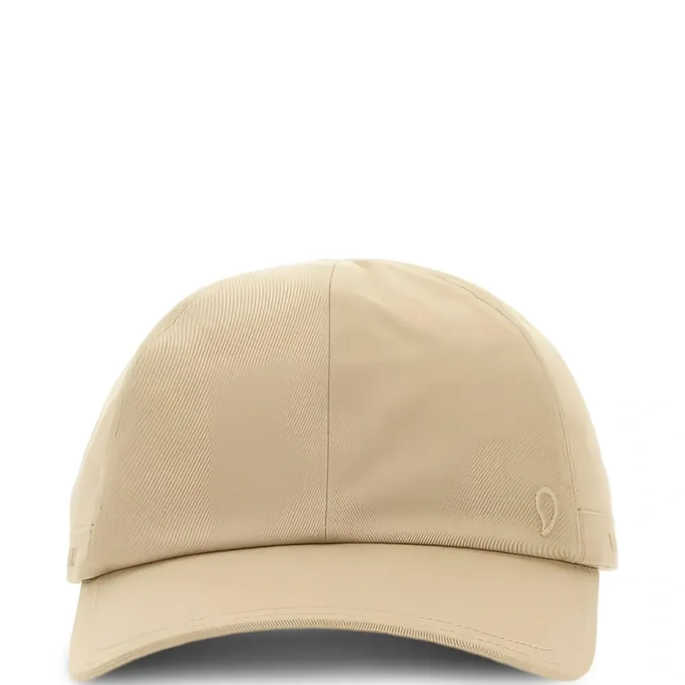 Кепка с логотипом