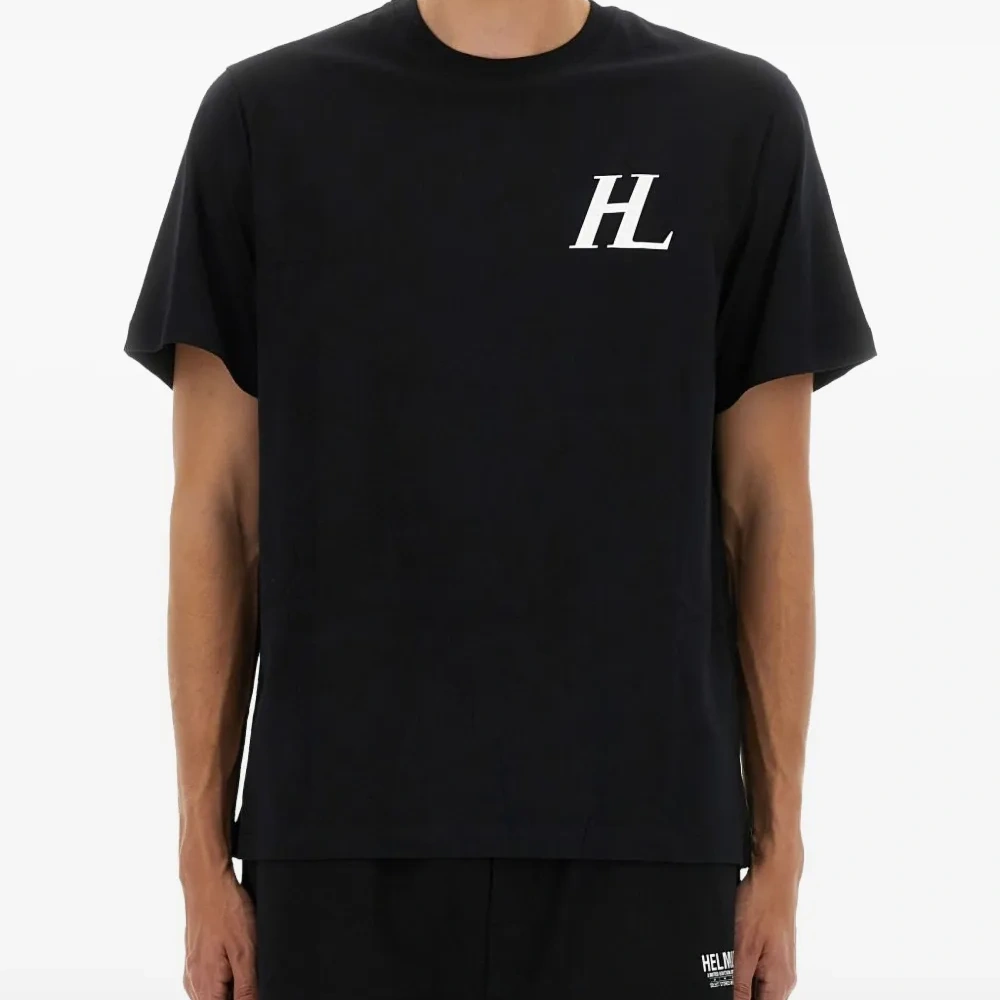 Футболка с логотипом