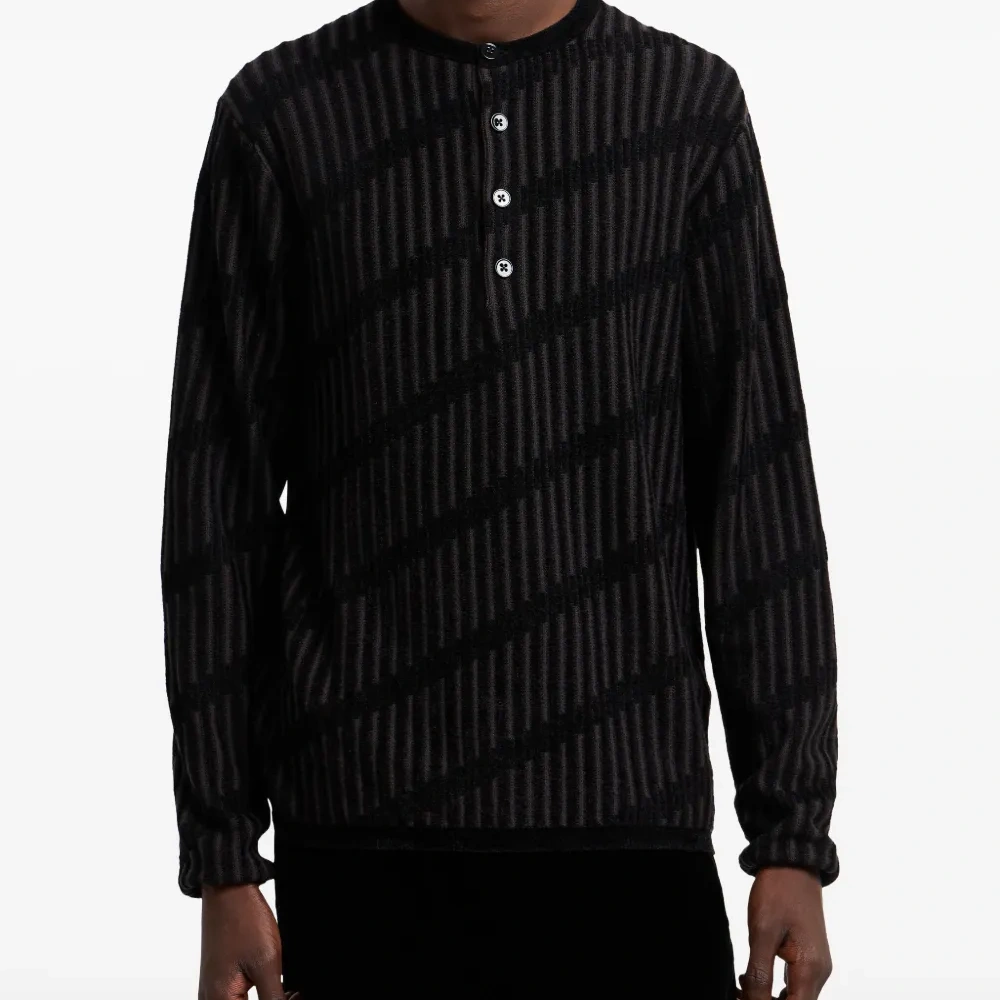 свитер хенли в диагональную полоску