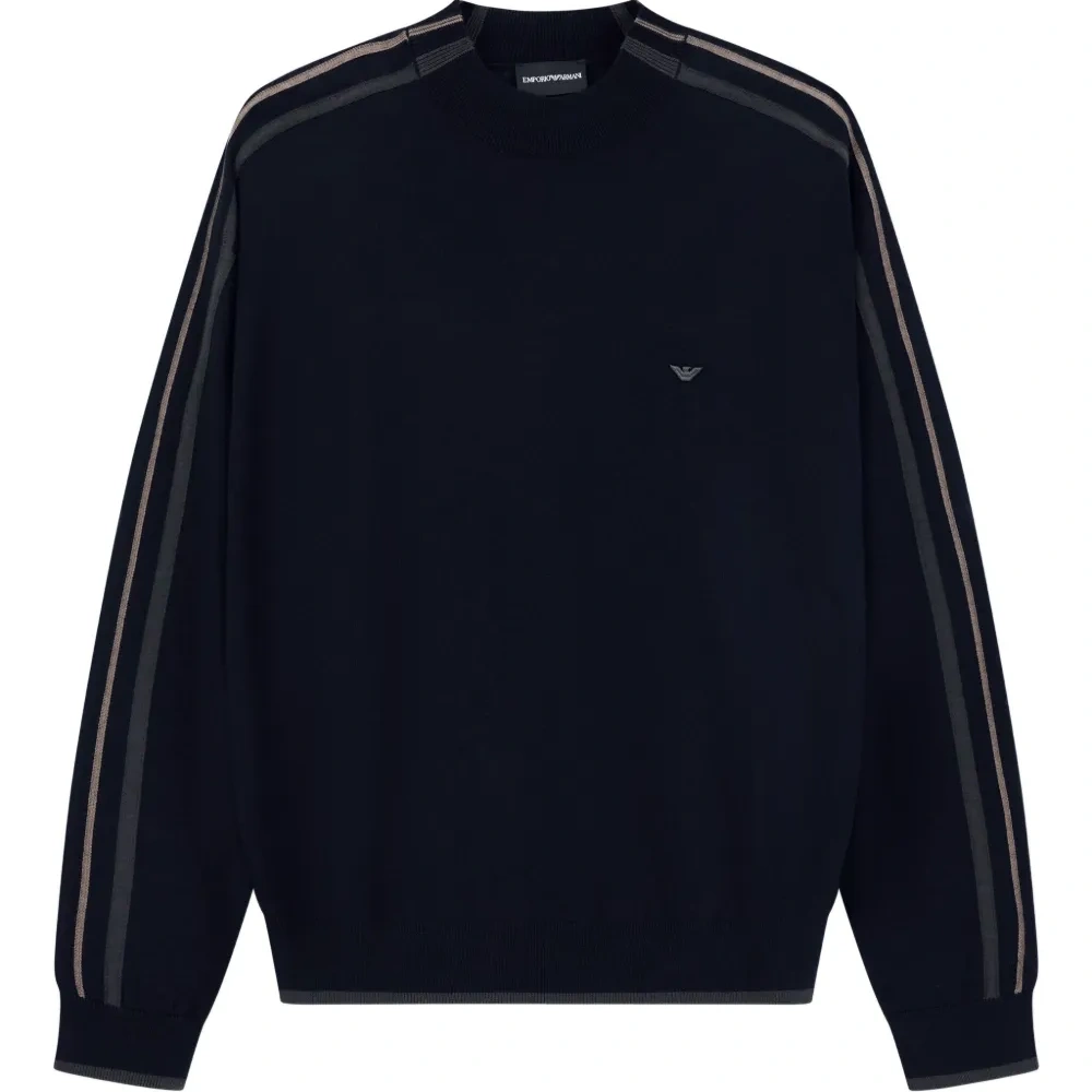 Свитер с отделкой в полоску