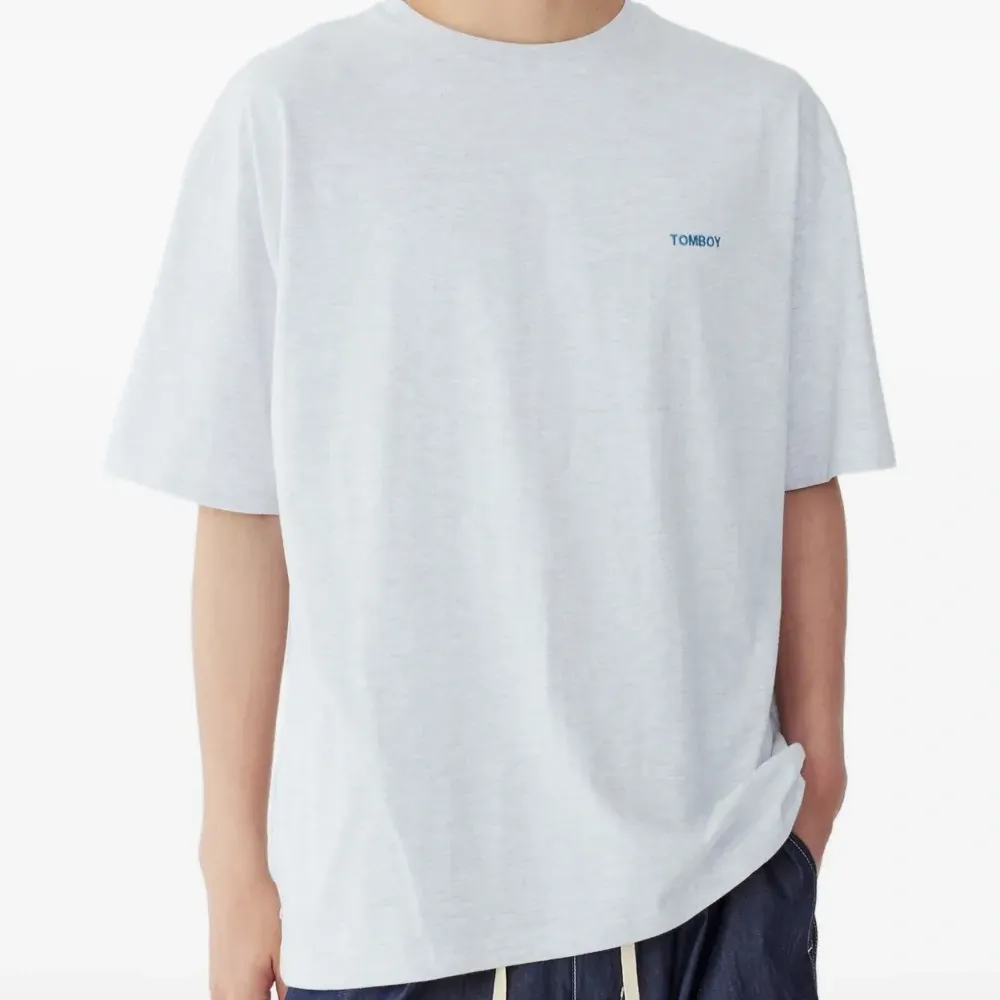 футболка с логотипом