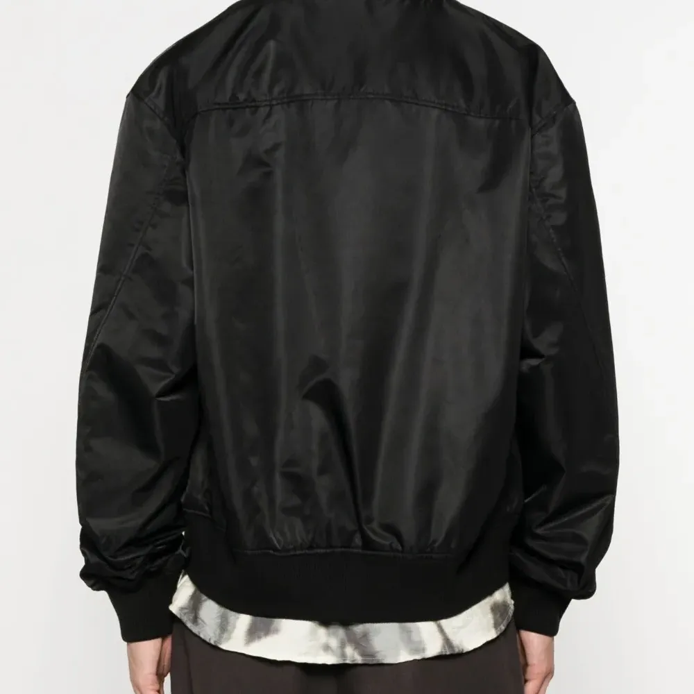 бомбер на молнии