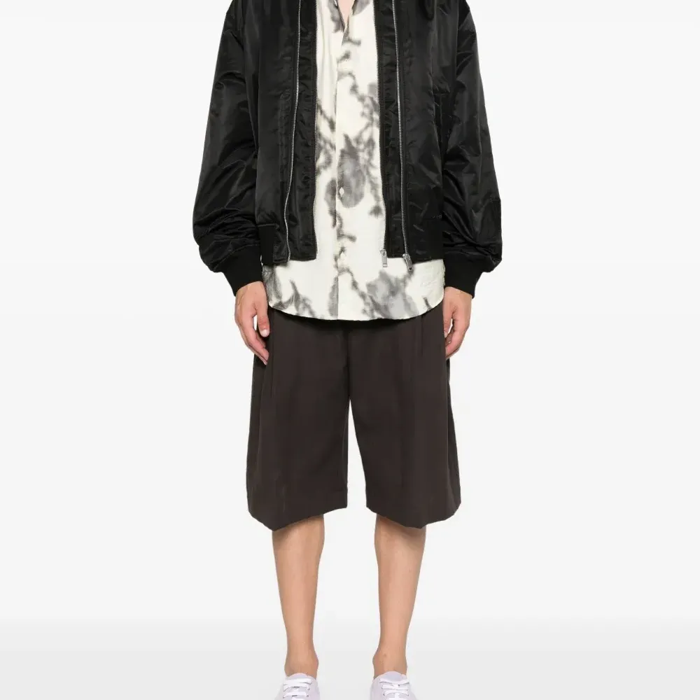 бомбер на молнии