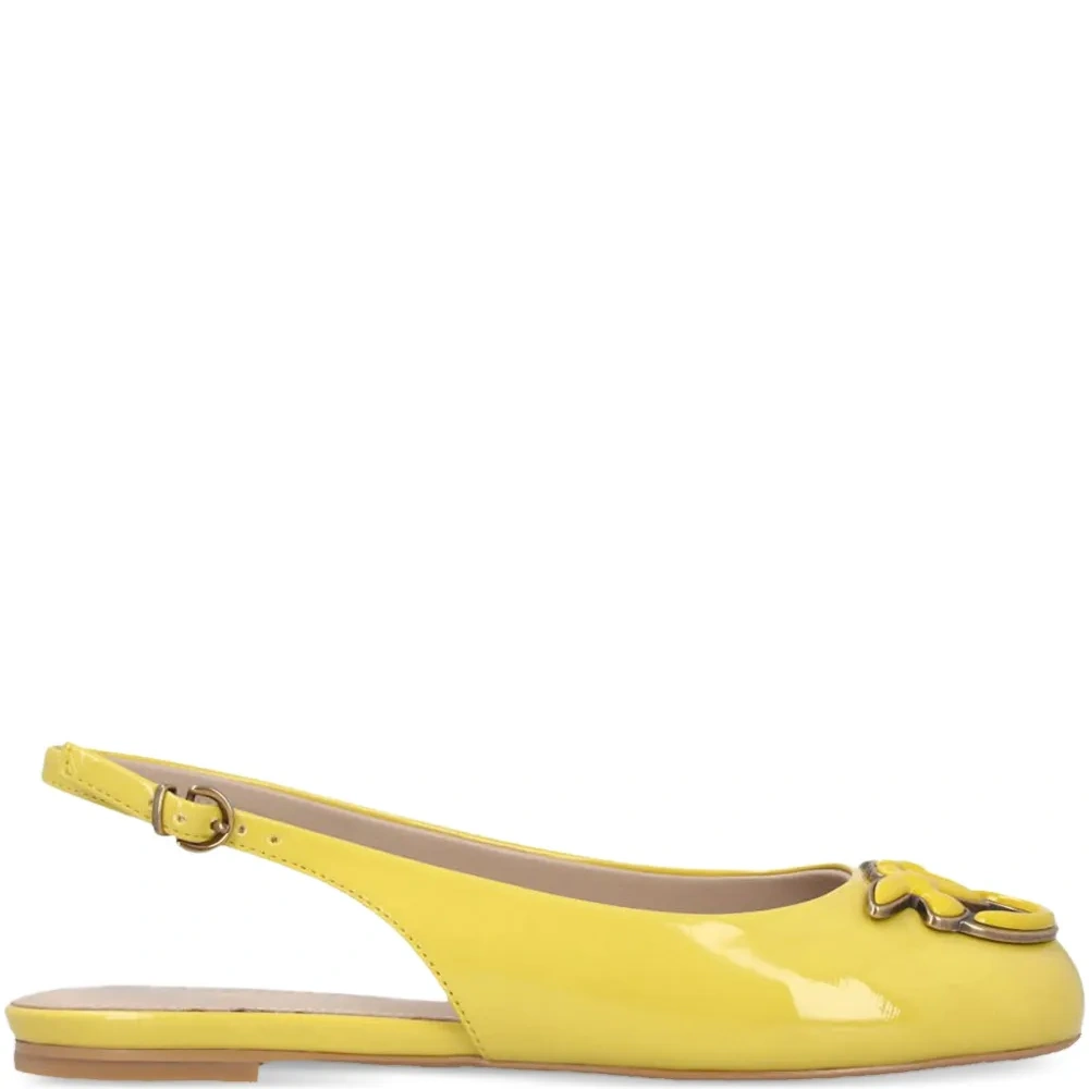 декорированные туфли с ремешком на пятке