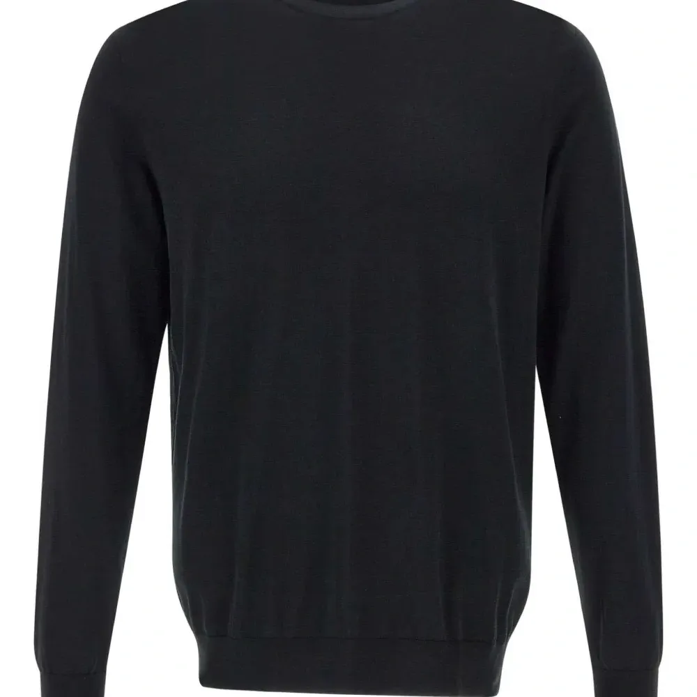 свитер с круглым вырезом