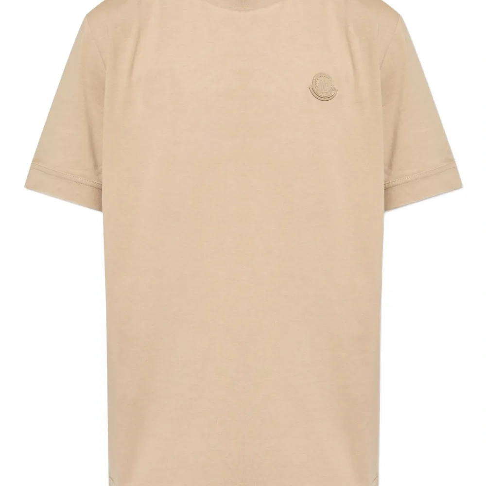 Футболка с нашивкой-логотипом