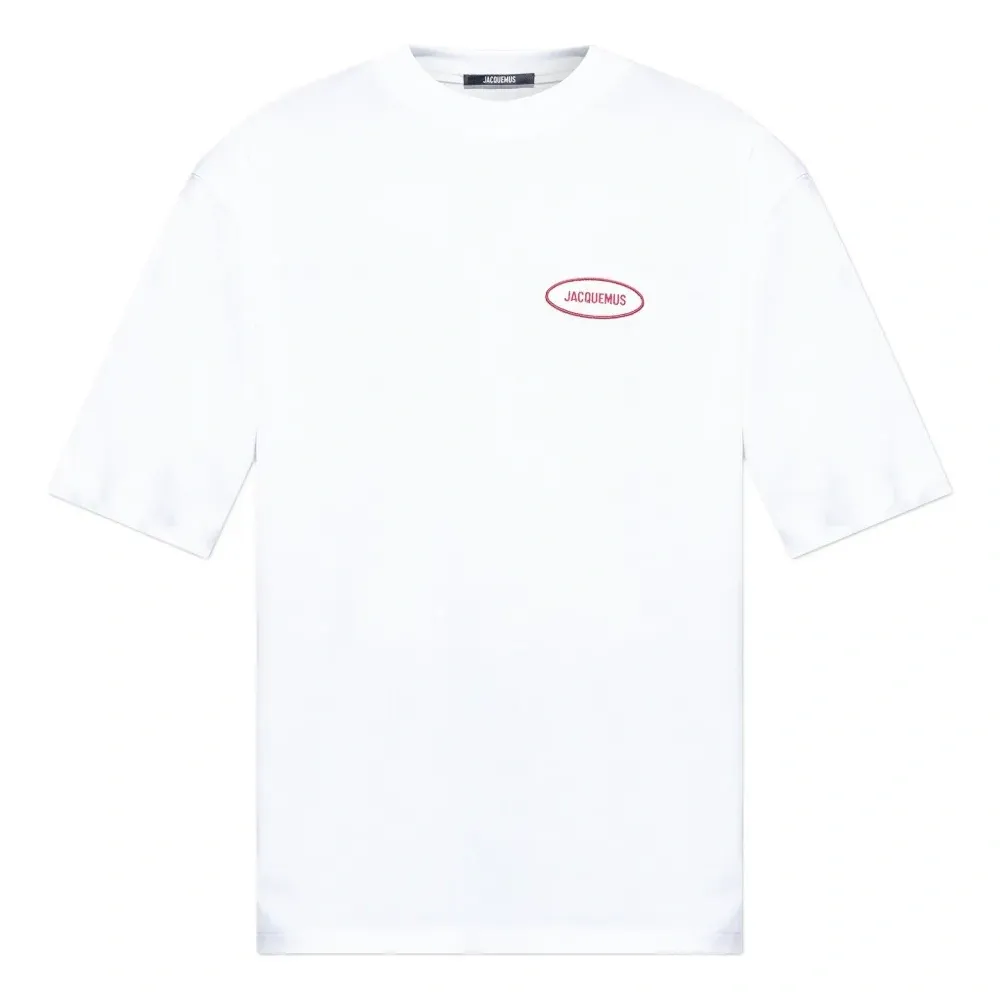 Футболка с вышитым логотипом