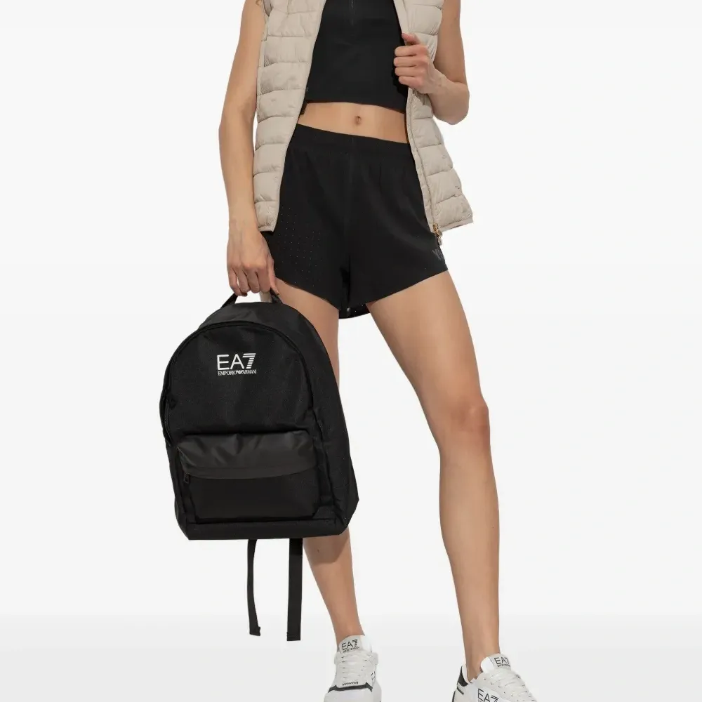 Кеды с нашивкой-логотипом