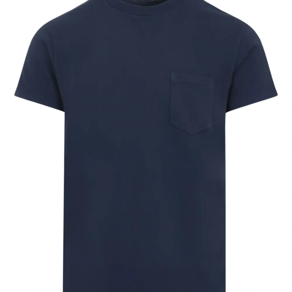 футболка с накладным карманом