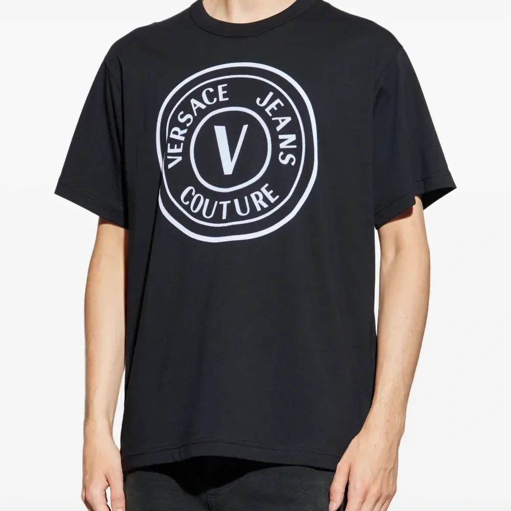 Футболка с логотипом