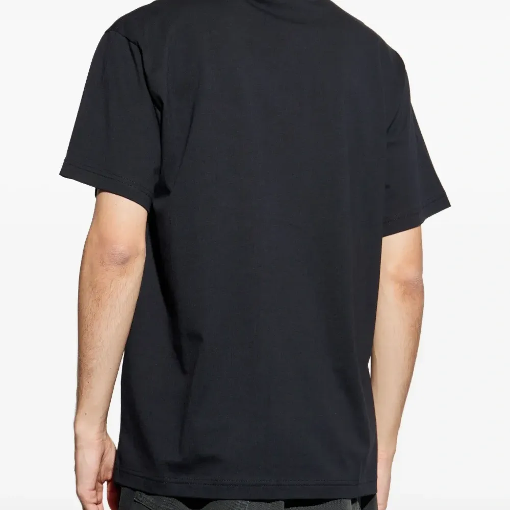 Футболка с логотипом