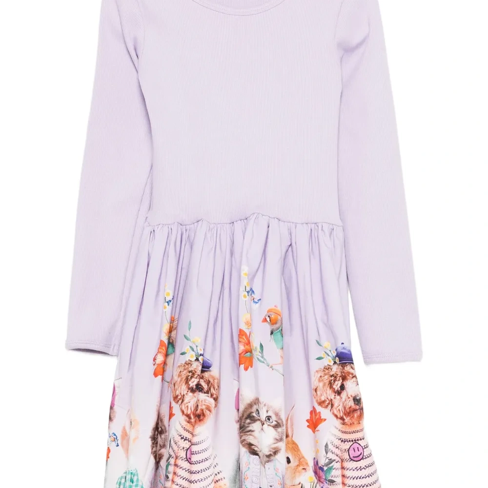 Платье с длинными рукавами и анималистичным принтом