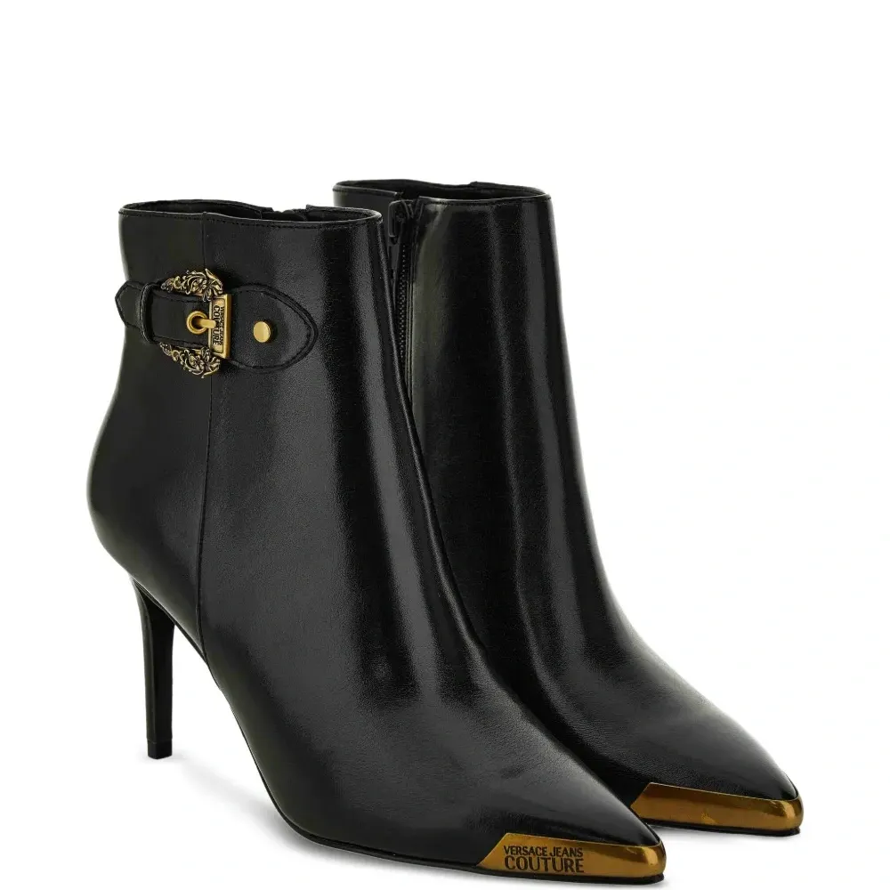 Ботильоны Scarlett 90 с пряжками Ботильоны Scarlett 90 с пряжками