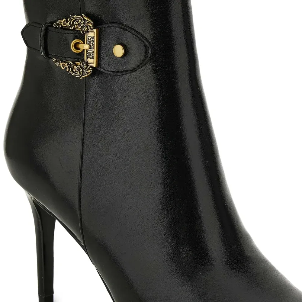 Ботильоны Scarlett 90 с пряжками Ботильоны Scarlett 90 с пряжками