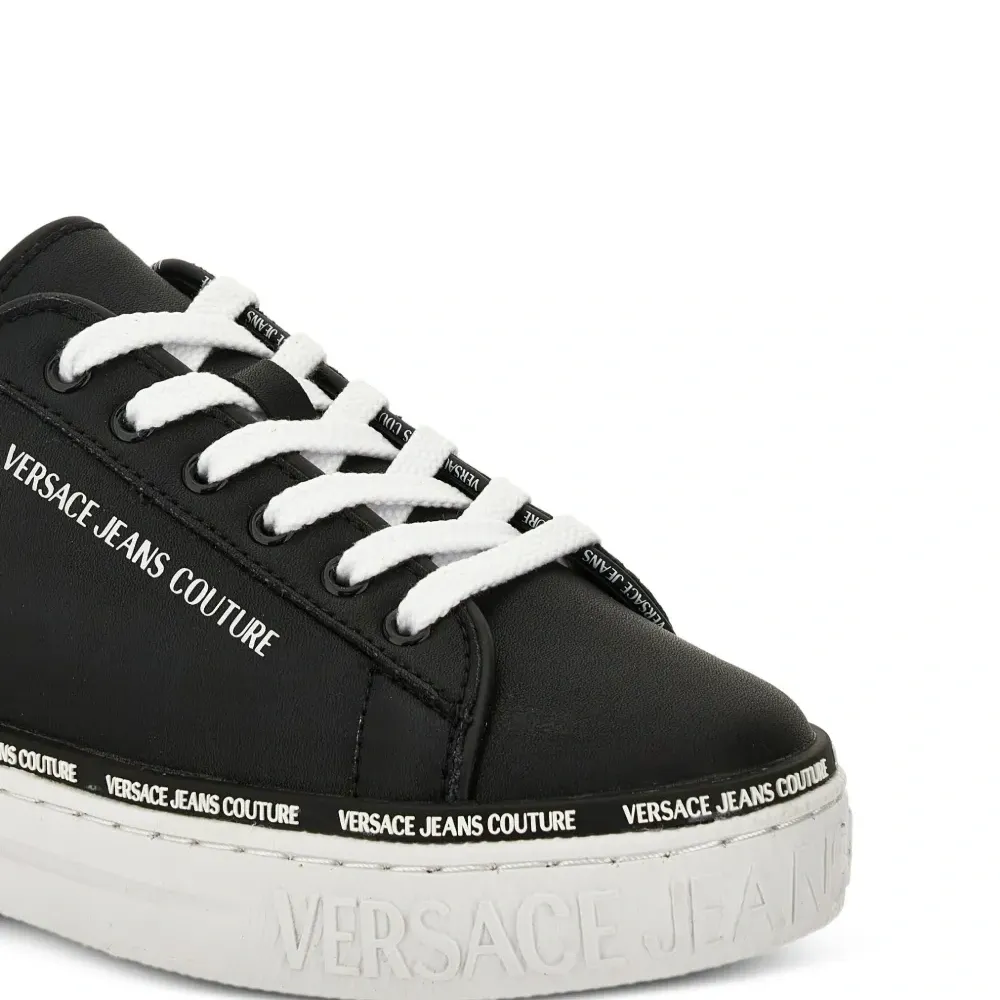 Кеды с логотипом