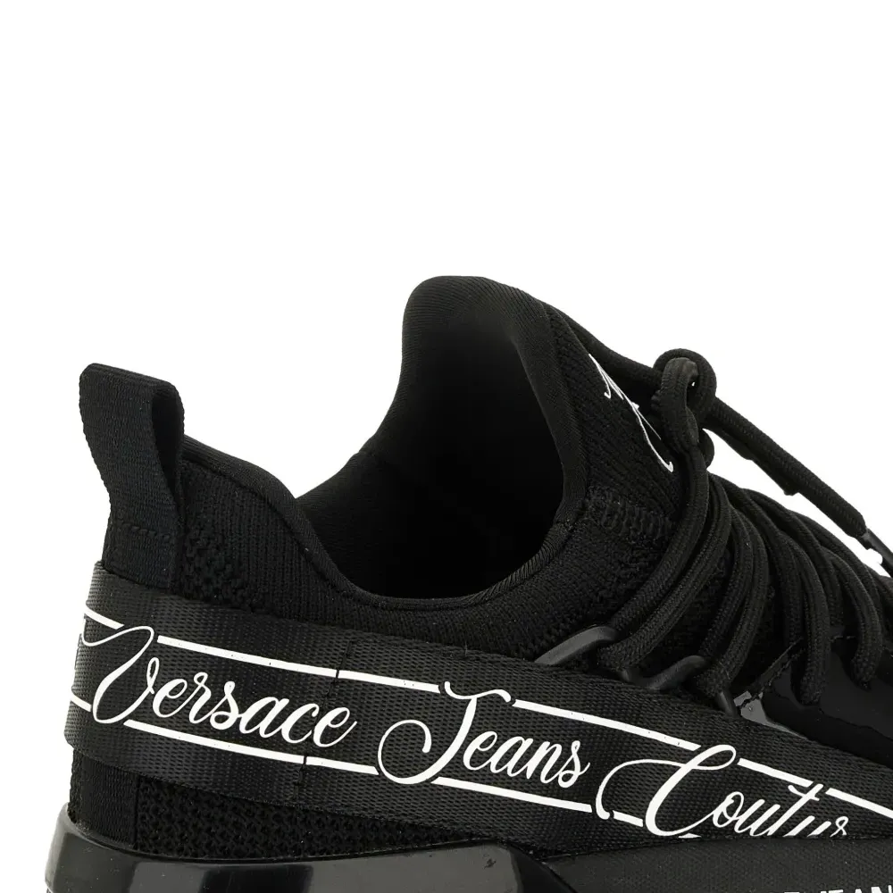 Кроссовки с логотипом