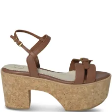 Босоножки на платформе с пряжкой