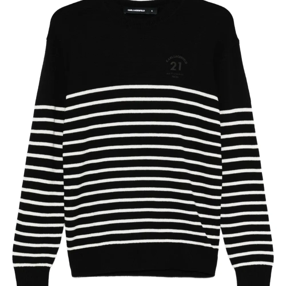 свитер в полоску