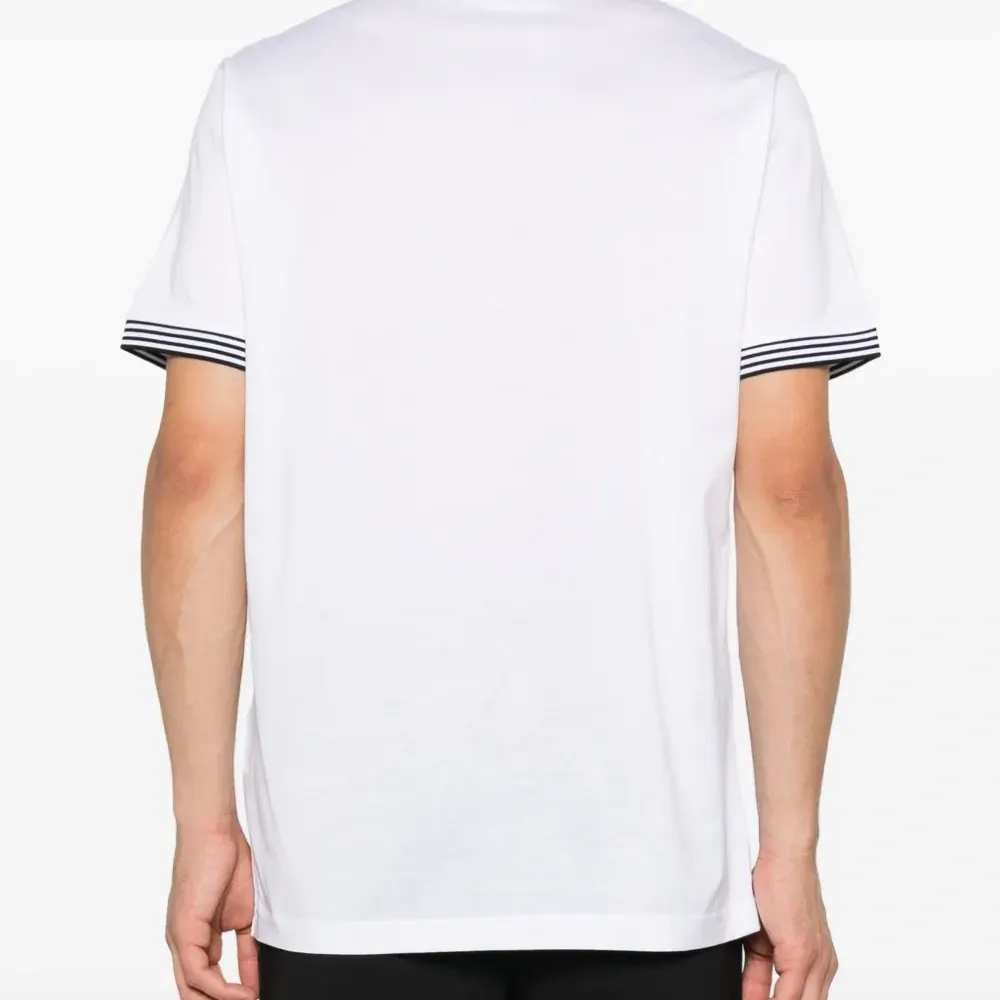 Футболка с логотипом Футболка с логотипом