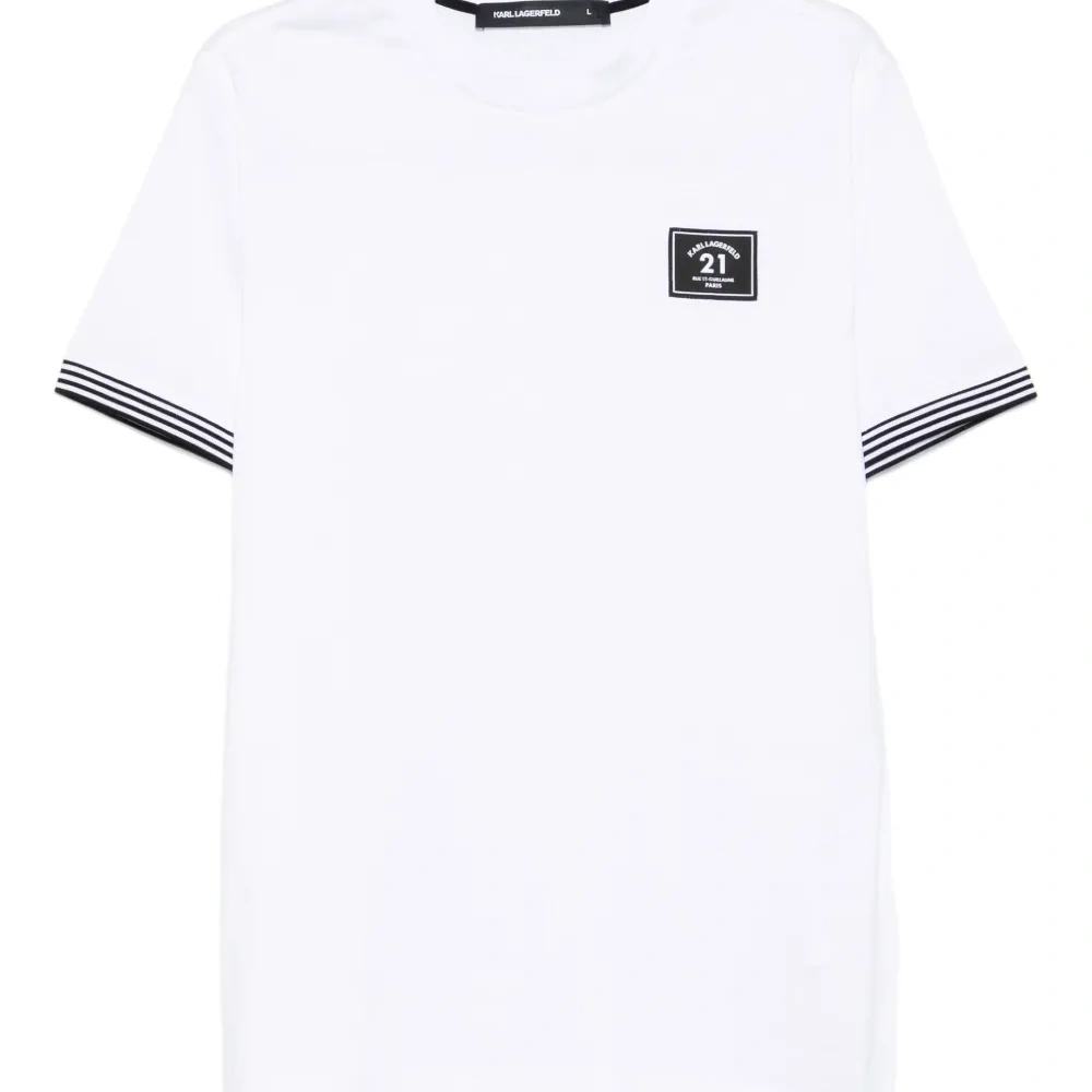 Футболка с логотипом