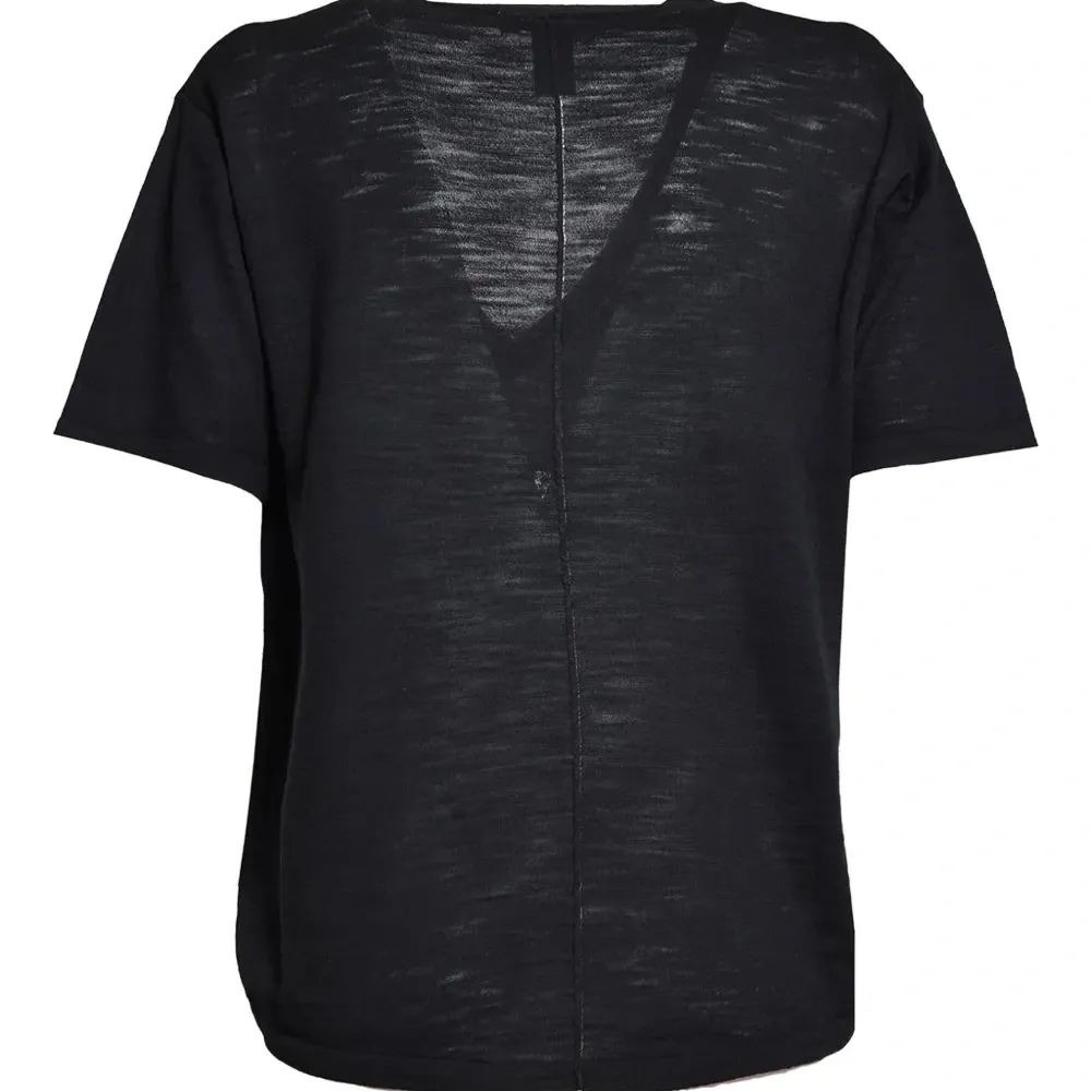 Футболка с V-образным вырезом Футболка с V-образным вырезом