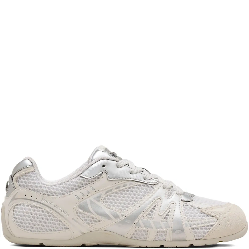 Кроссовки с сетчатыми вставками