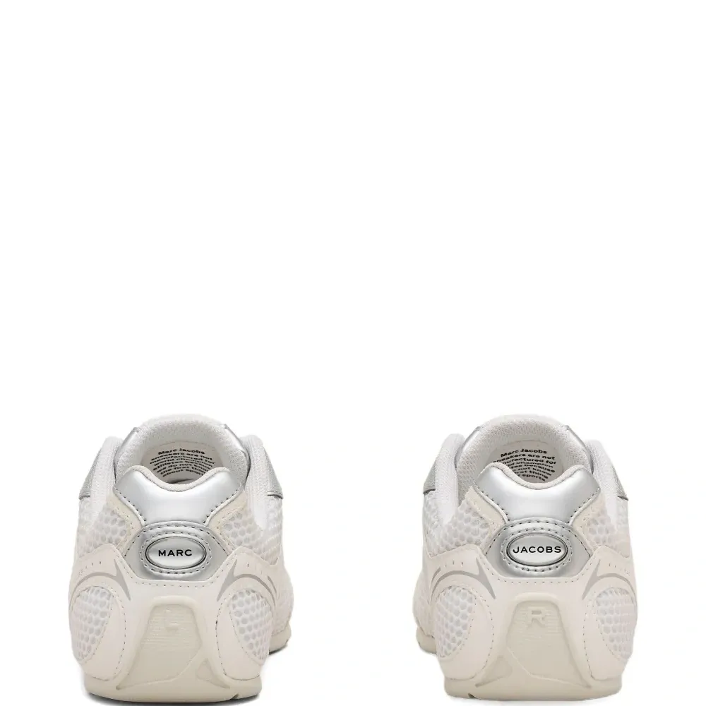 Кроссовки с сетчатыми вставками Кроссовки с сетчатыми вставками