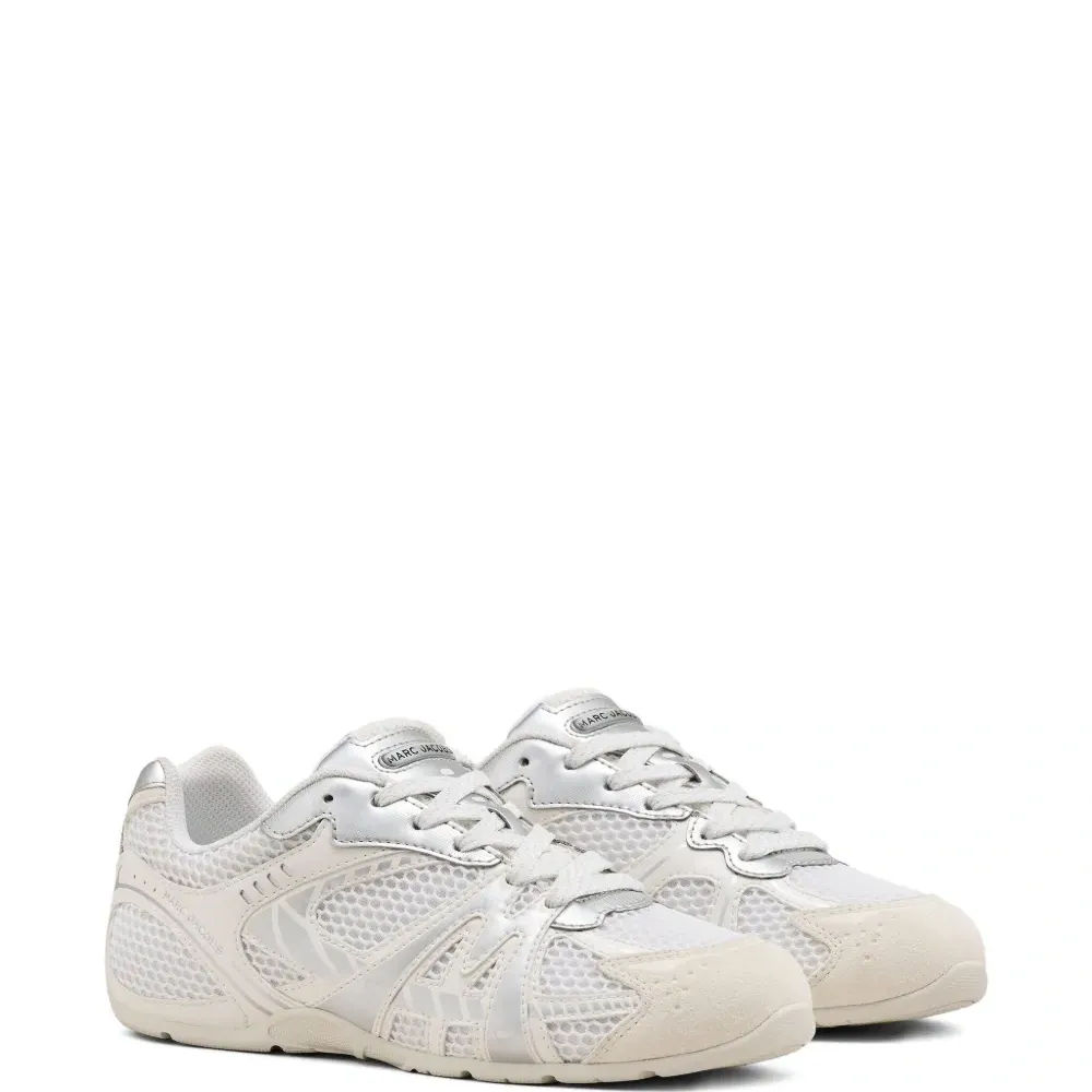 Кроссовки с сетчатыми вставками Кроссовки с сетчатыми вставками