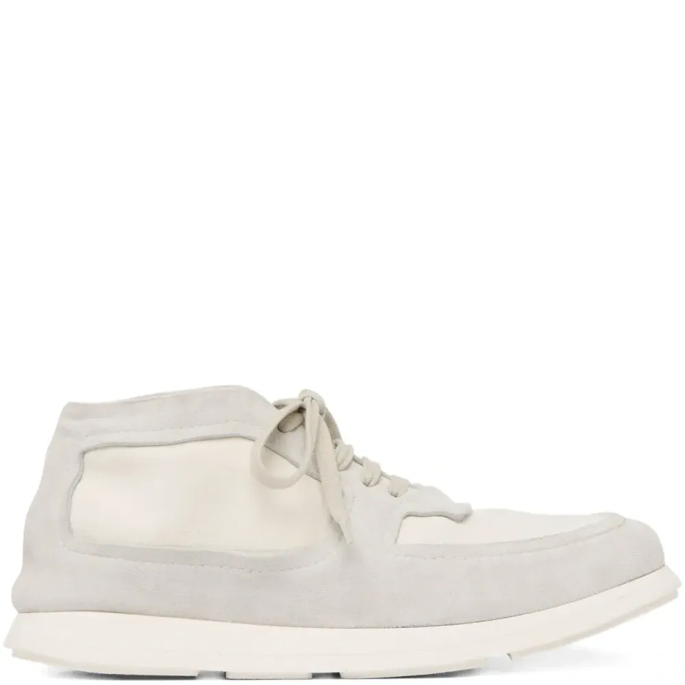 Кроссовки на шнуровке