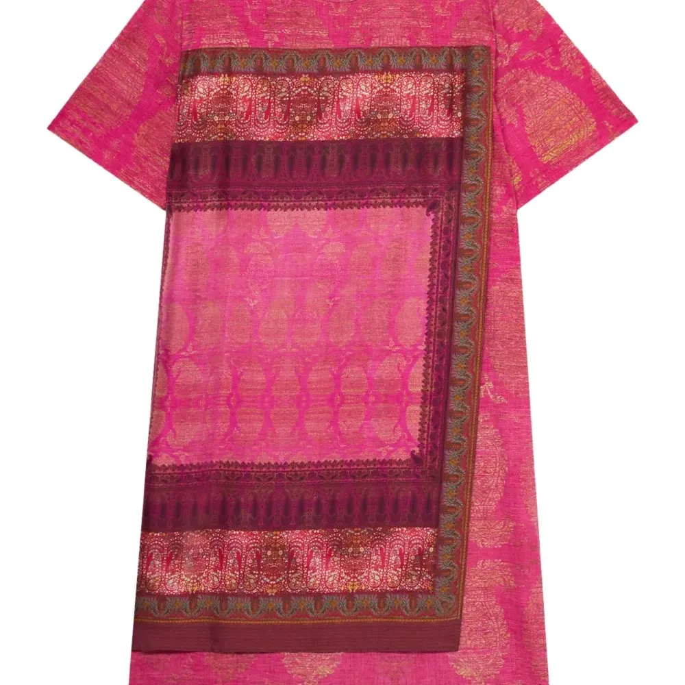 платье-футболка с принтом пейсли