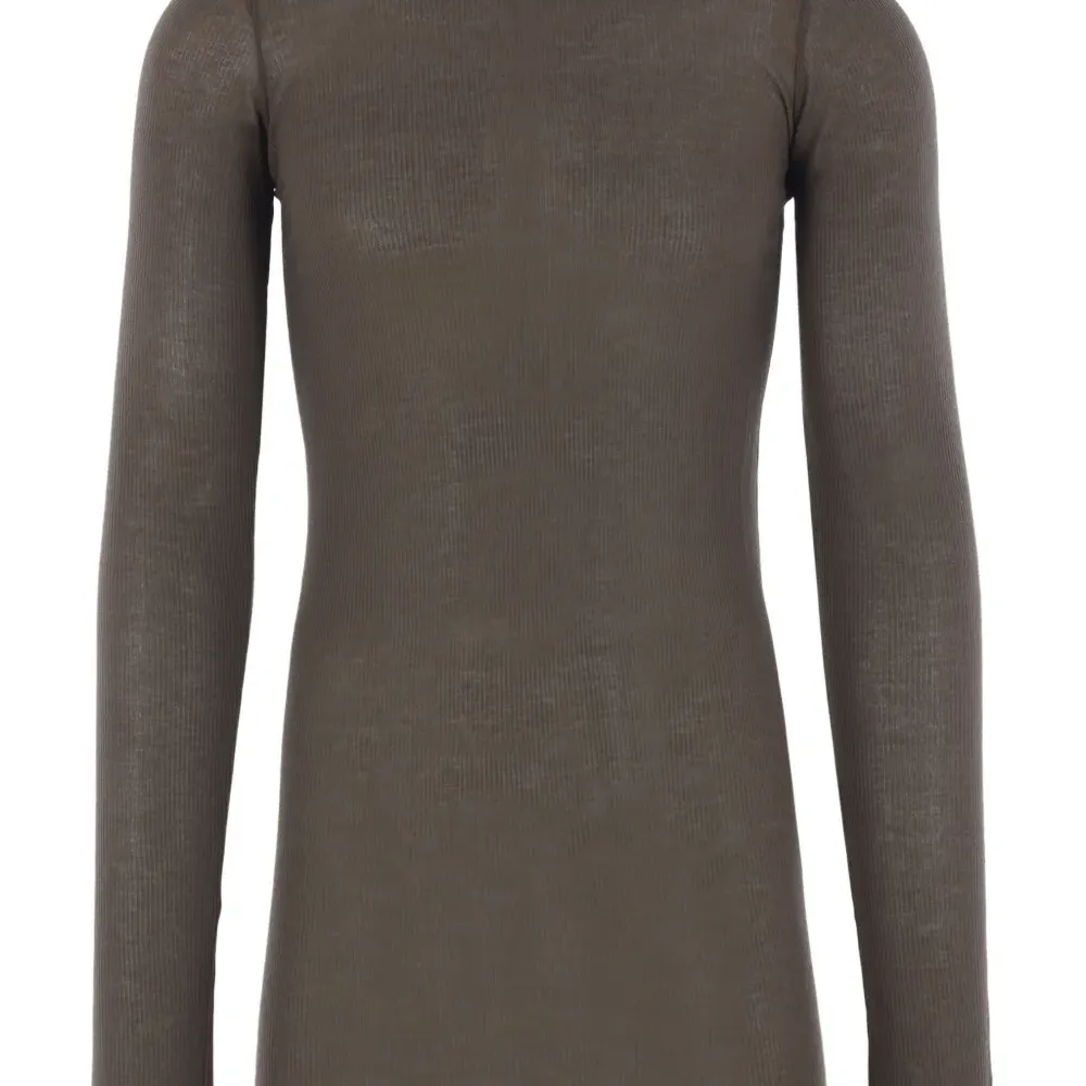 футболка в рубчик с длинными рукавами футболка в рубчик с длинными рукавами