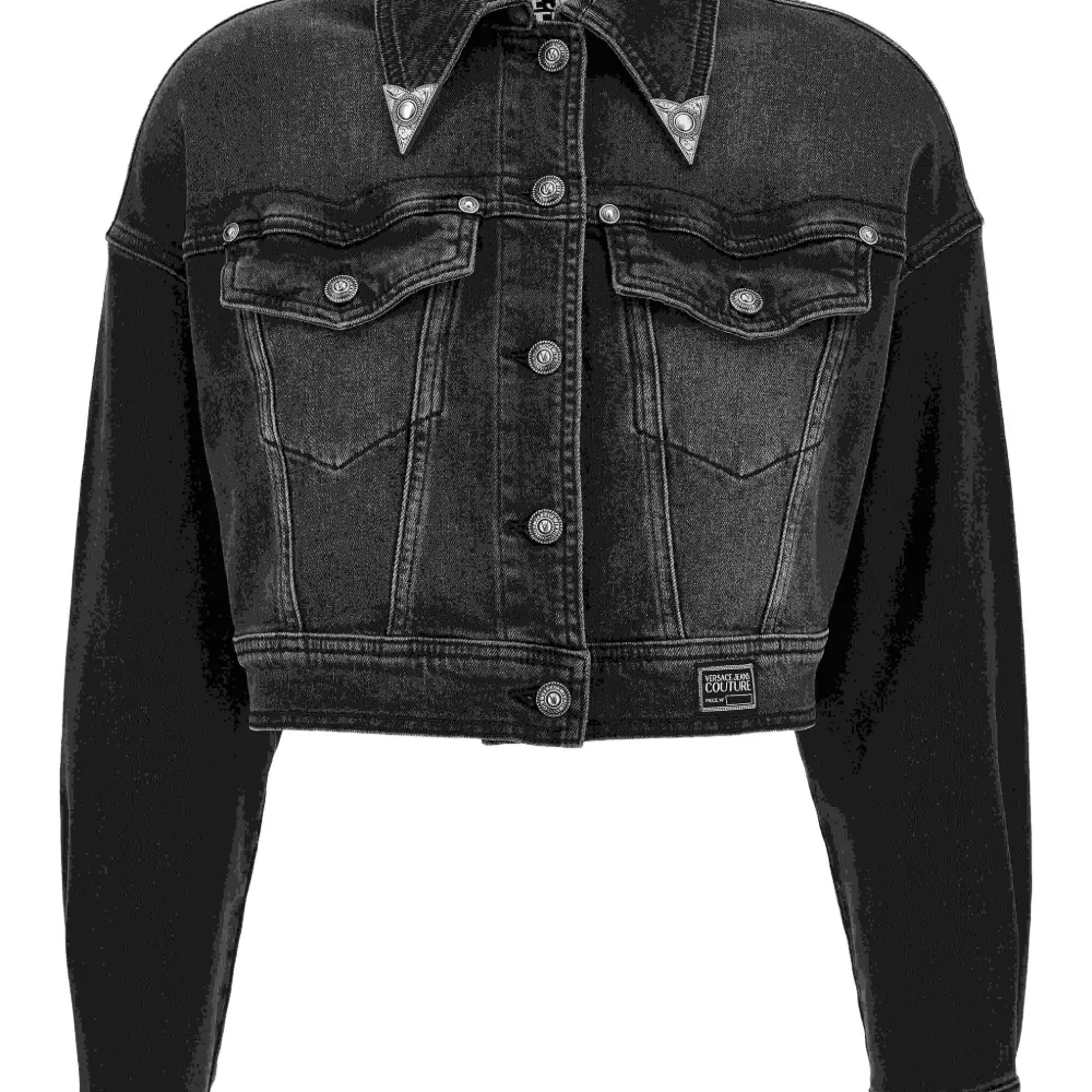 Джинсовая куртка с цветочной вышивкой