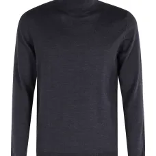 Свитер с высоким воротником