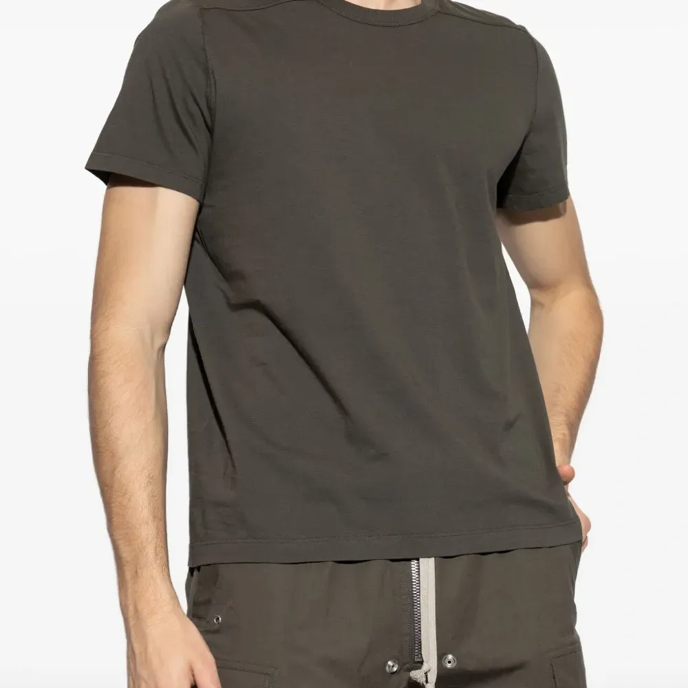 Футболка со вставками