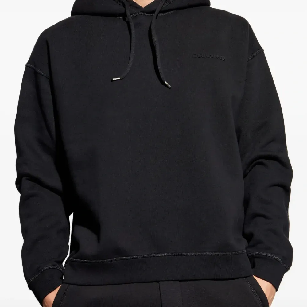 худи с вышитым логотипом