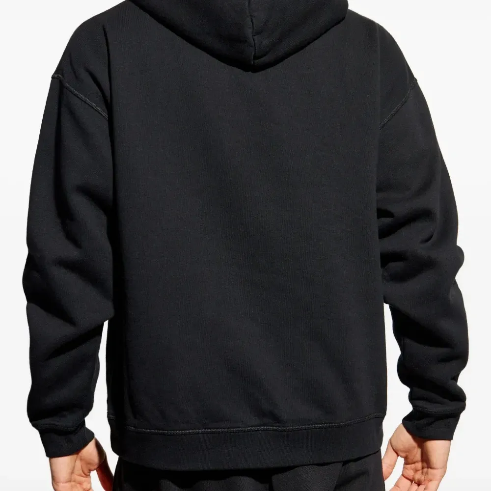 худи с вышитым логотипом