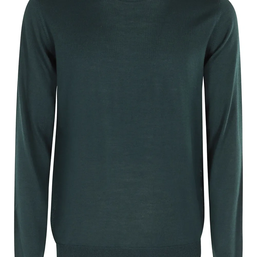 Свитер с круглым вырезом