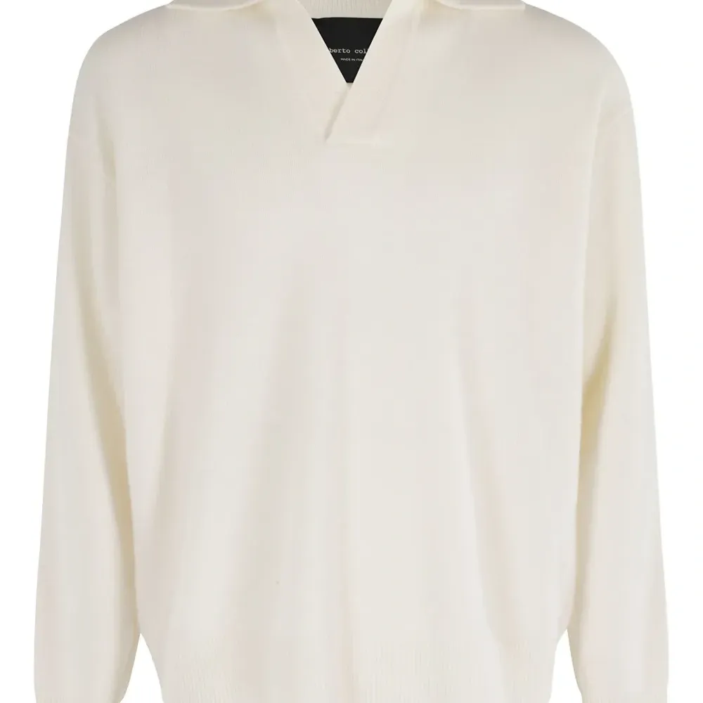 Футболка с V-образным вырезом