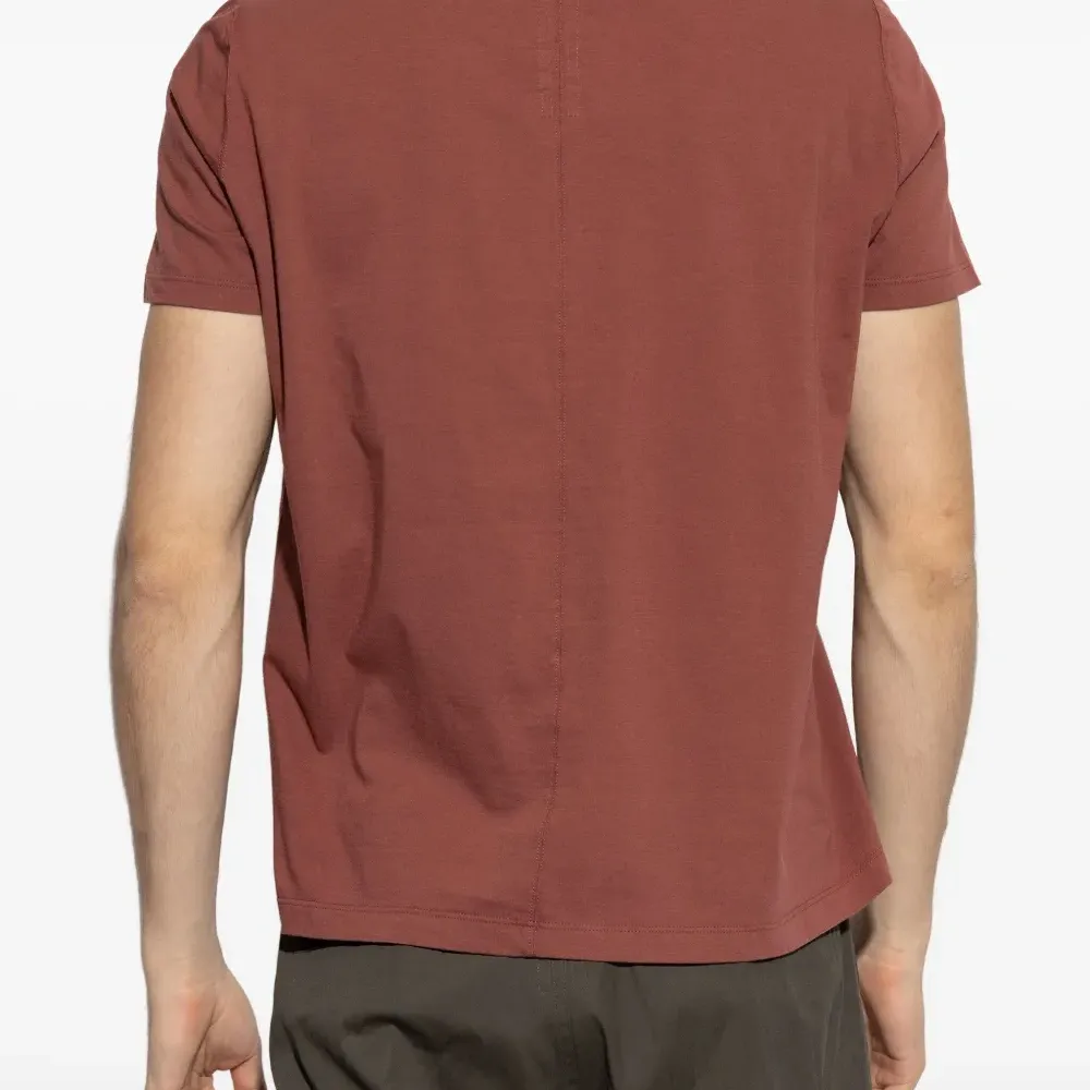 Футболка с круглым вырезом