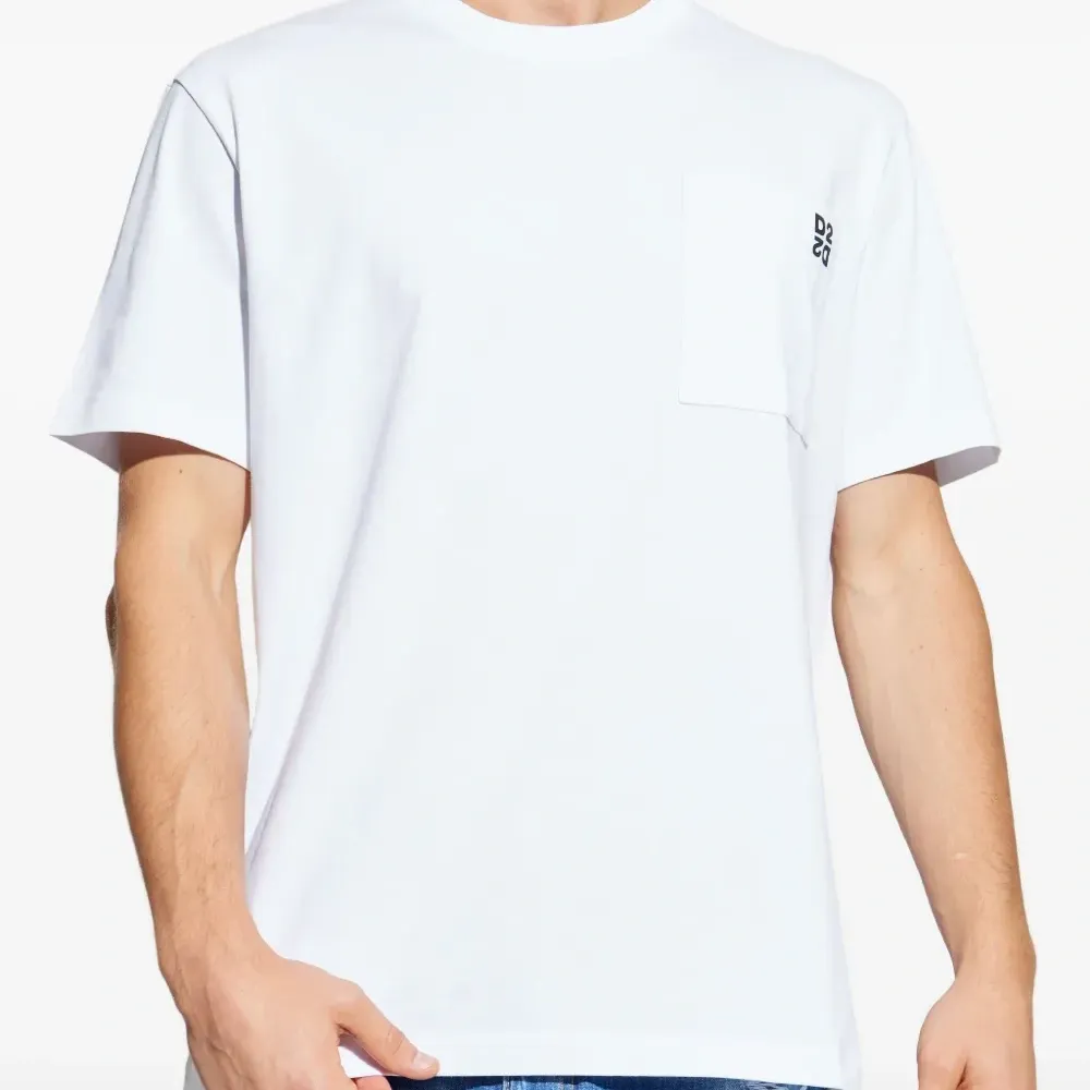 футболка с логотипом