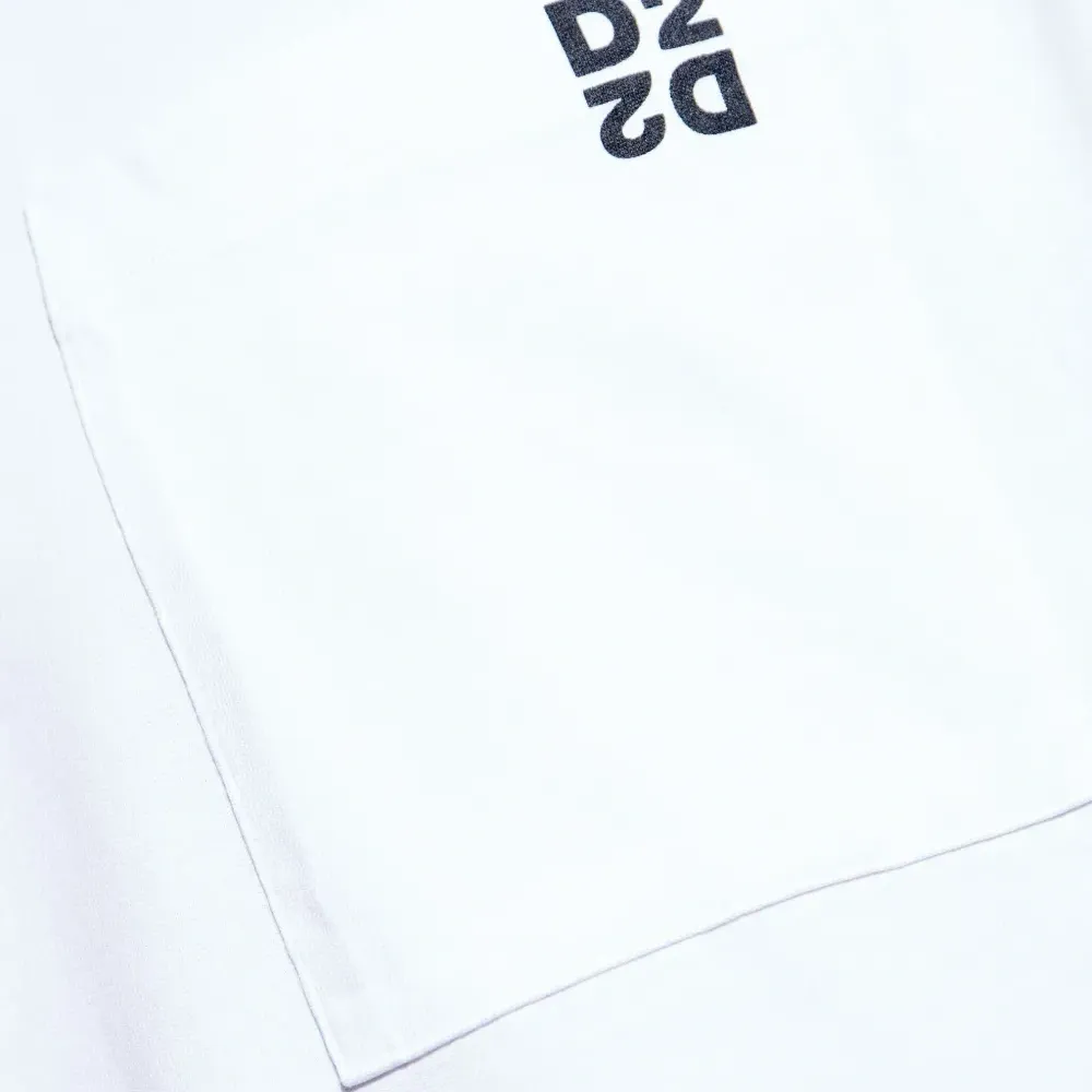 футболка с логотипом