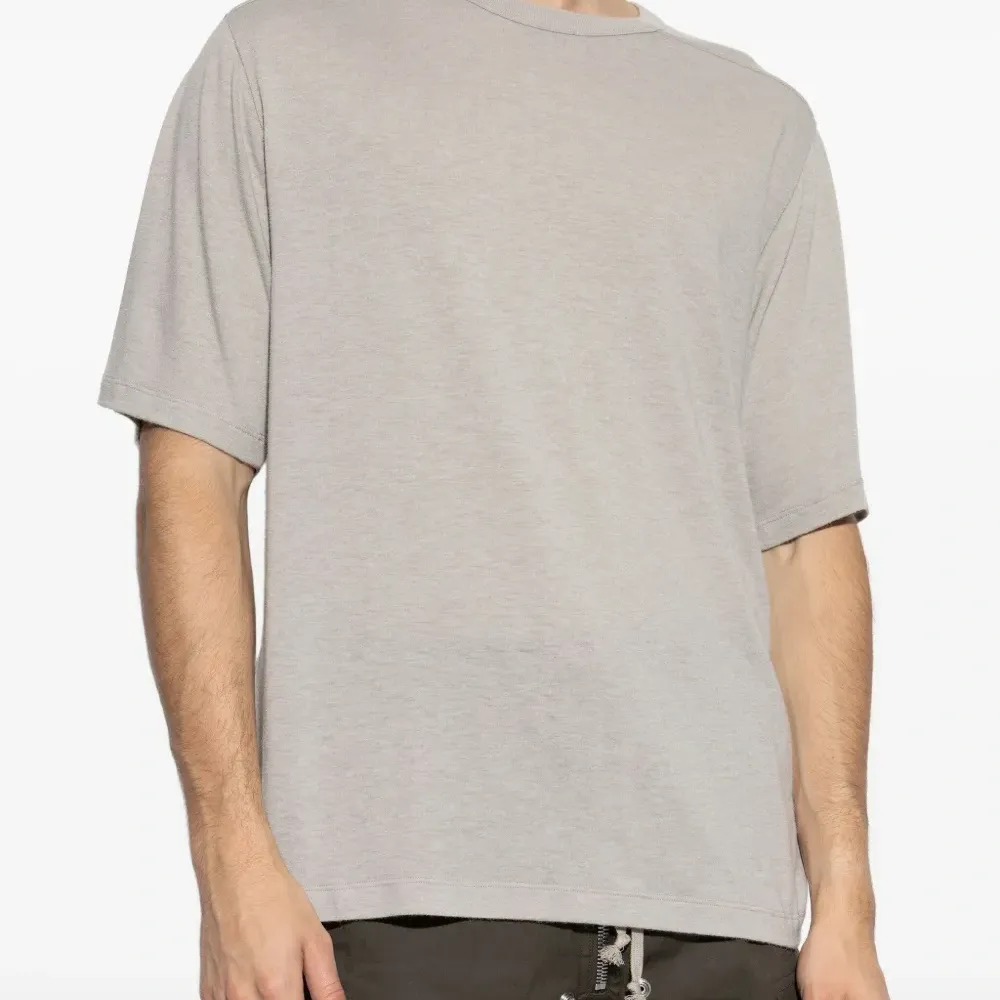 Футболка с круглым вырезом