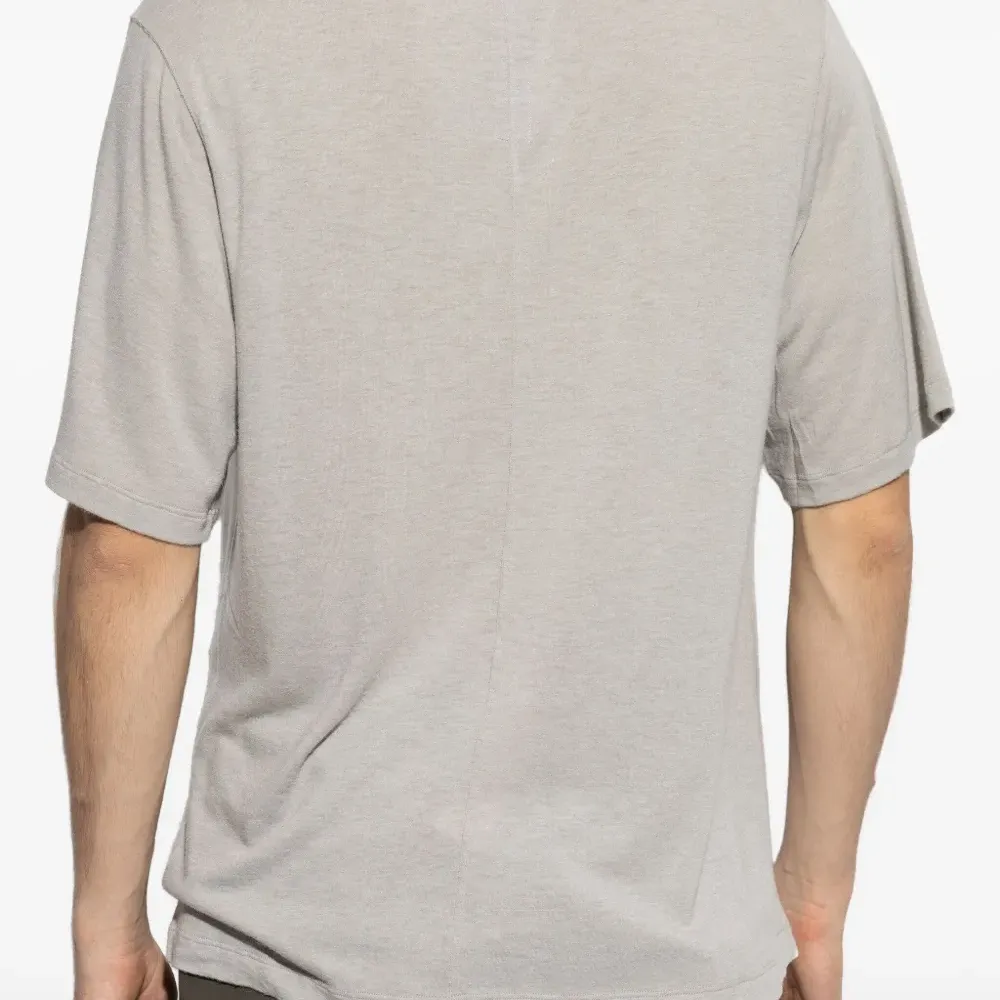 Футболка с круглым вырезом