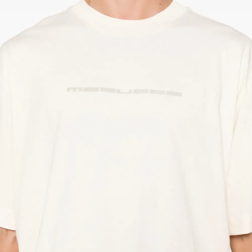 футболка с логотипом