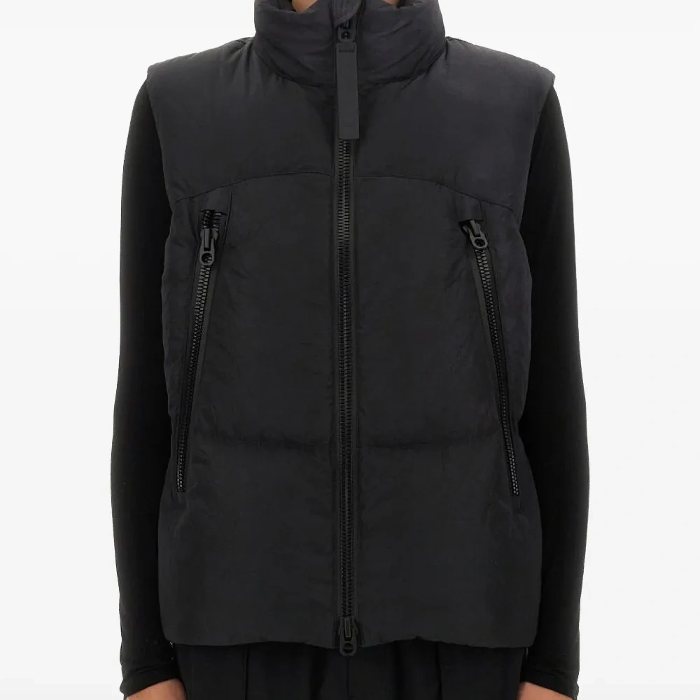 Дутый жилет на молнии